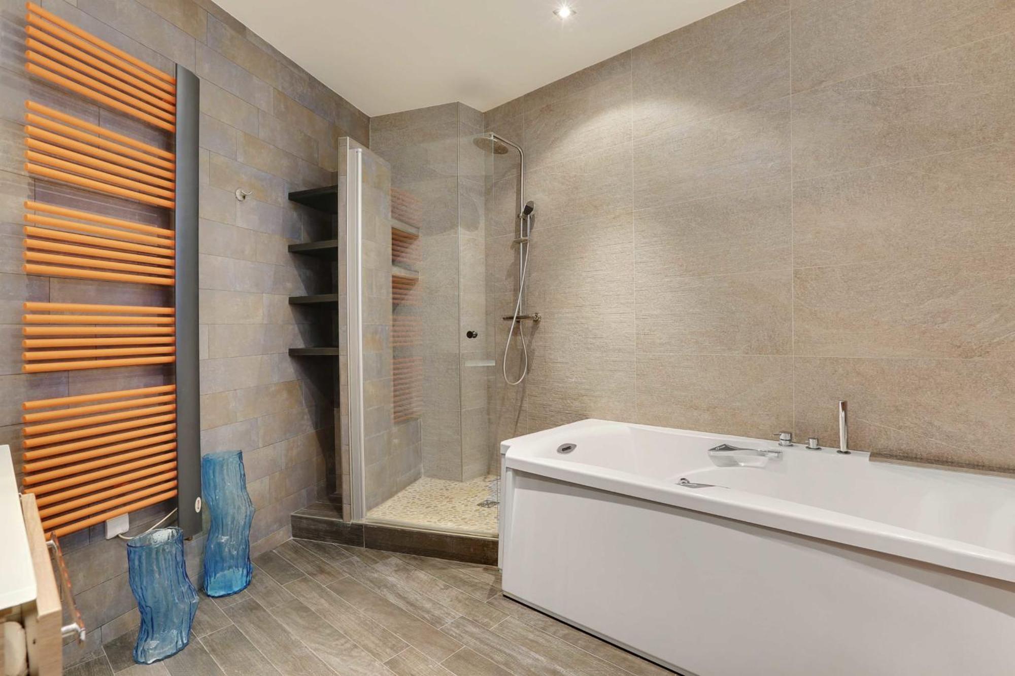 Elegant & Spacieux - 3br-6p - Republiq Apartment *
