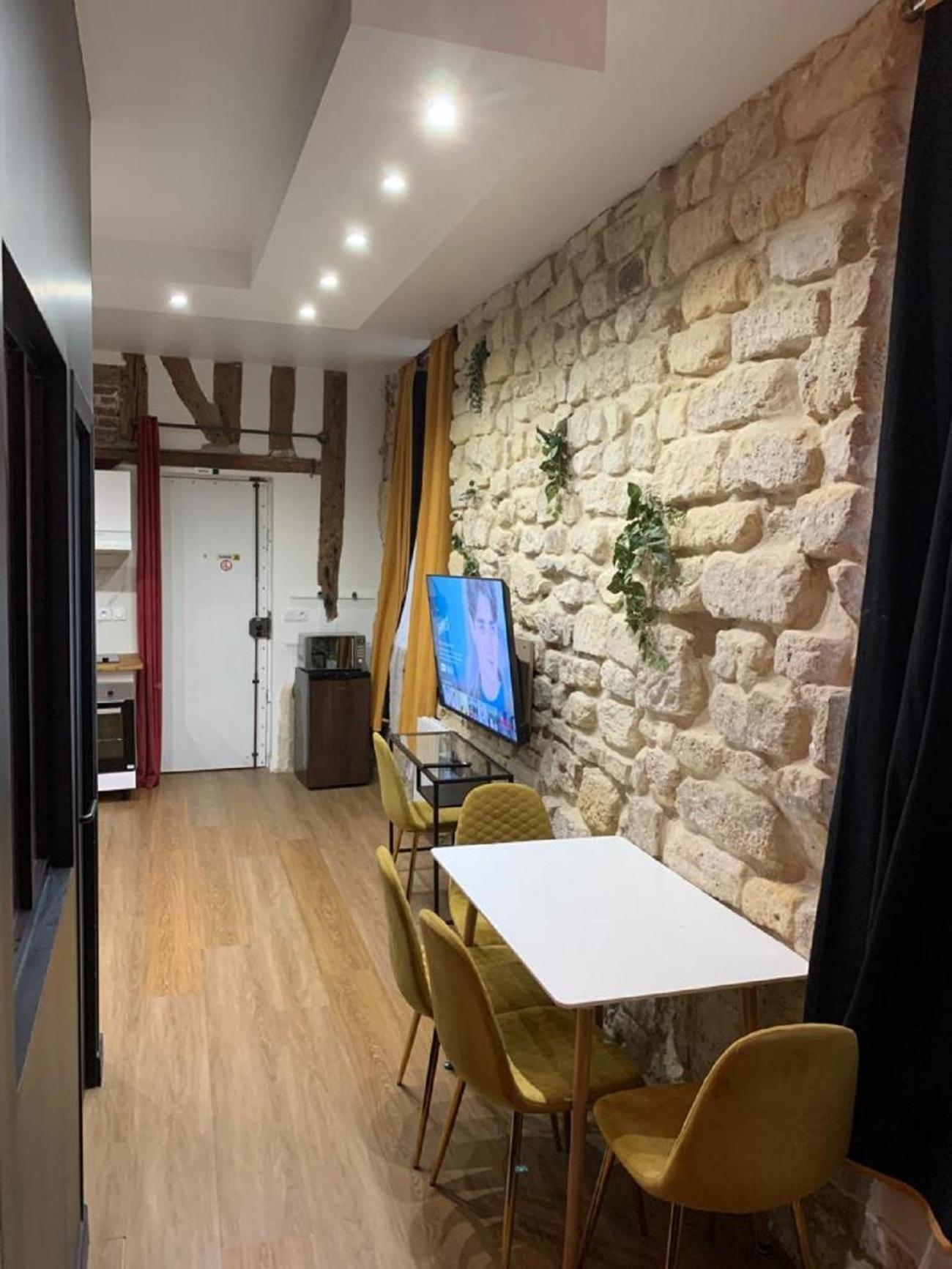 154 - Urban Atelier Cinema In Paris