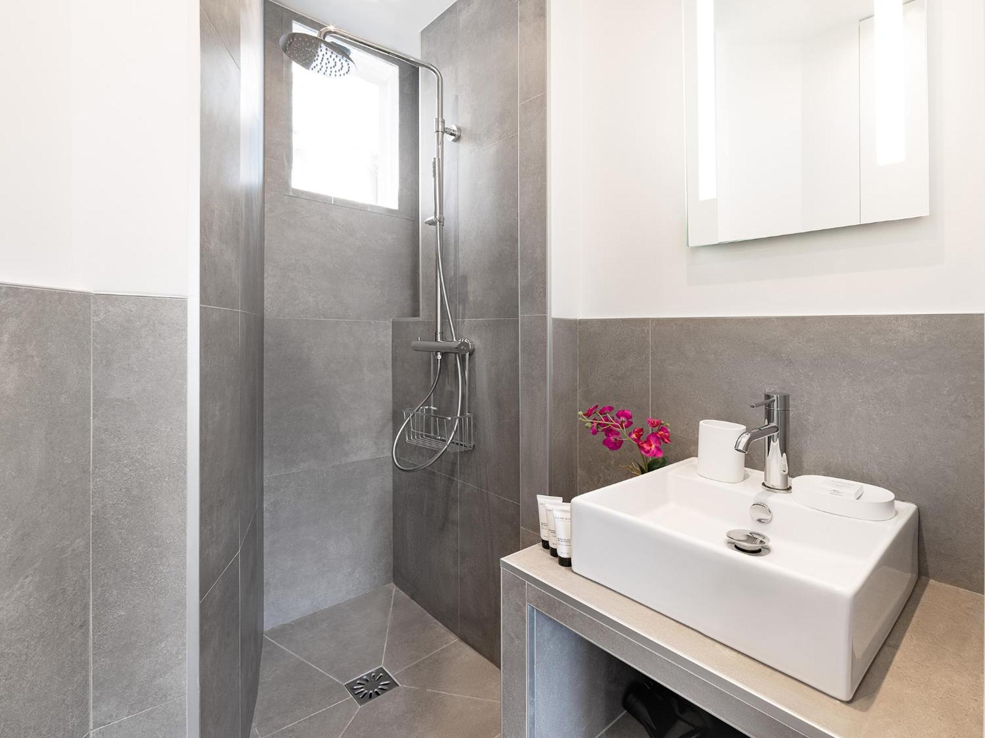 Livinparis - Luxury Ac 2 & 3 Bedrooms Le Louvre Parigi