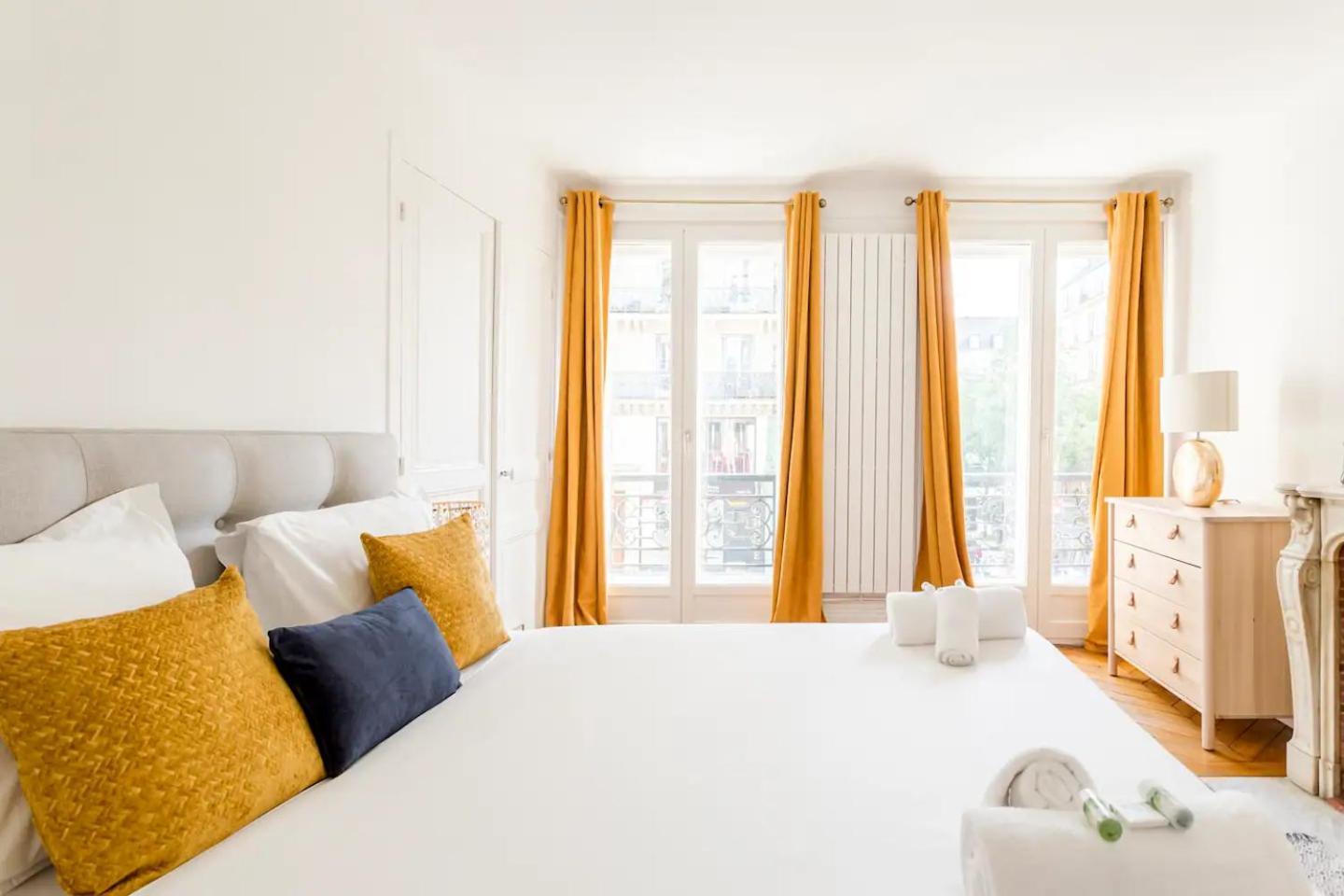 8p - 3br Le Marais Spacious - - Historic Apartment