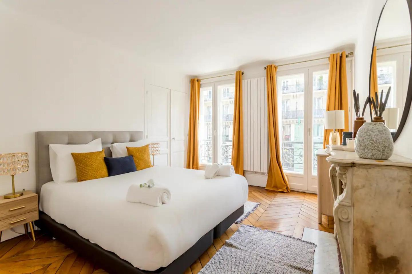 8p - 3br Le Marais Spacious - - Historic Apartment