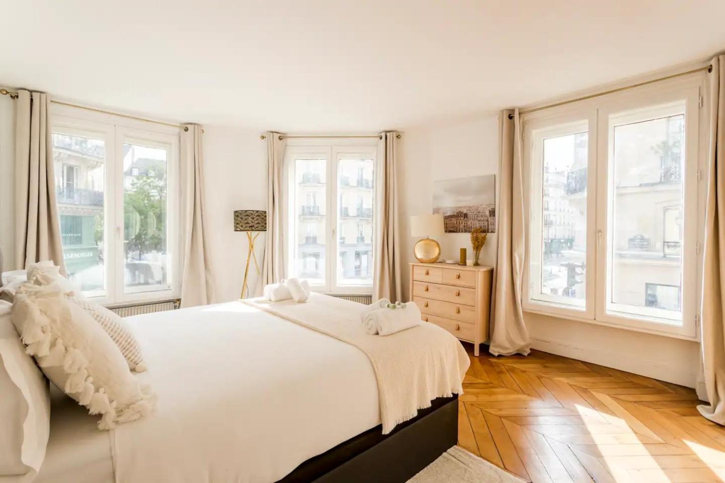 8p - 3br Le Marais Spacious - - Historic Apartment *