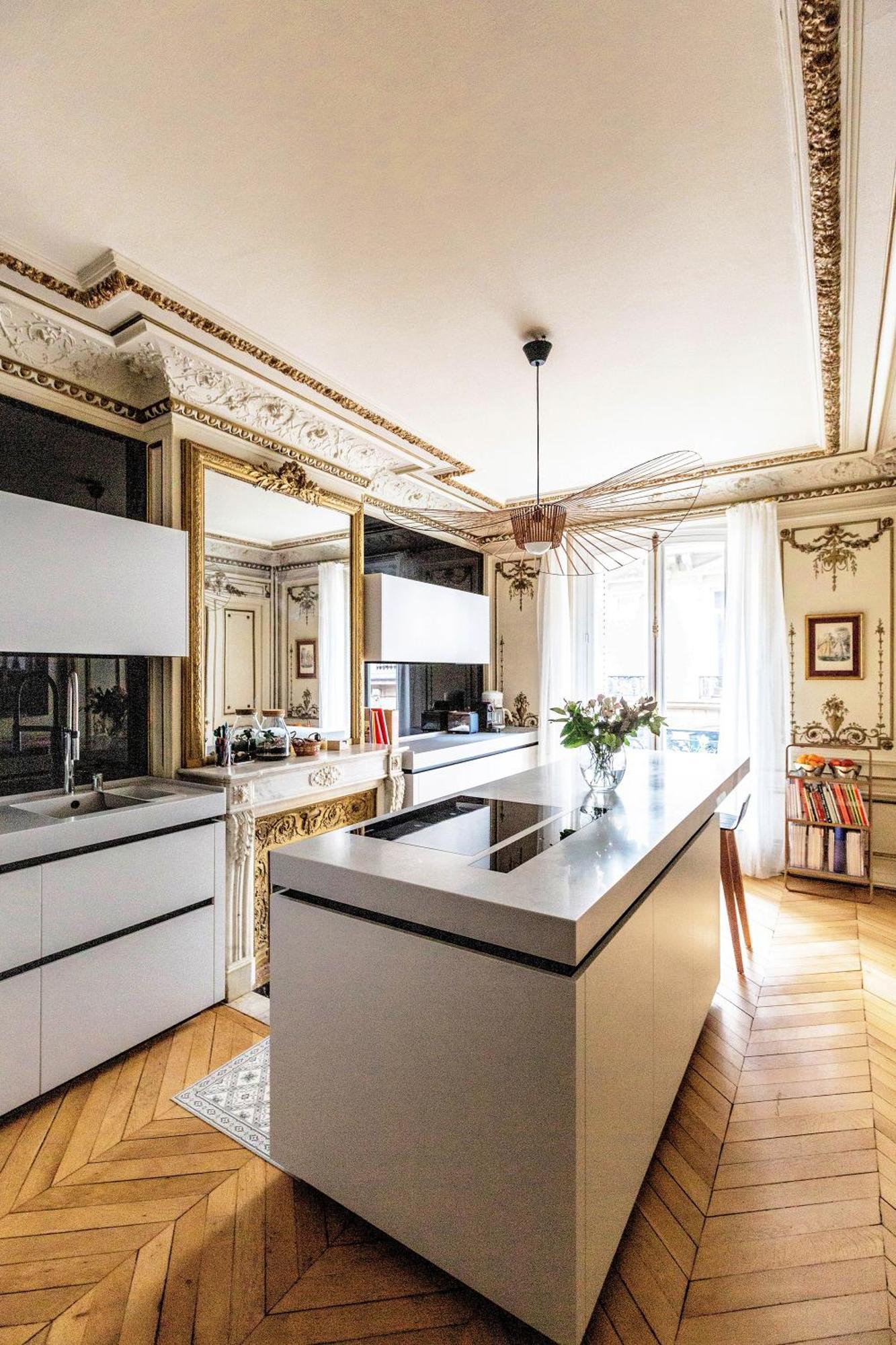 Veeve - Classical Features In The 9th Appartamento Parigi