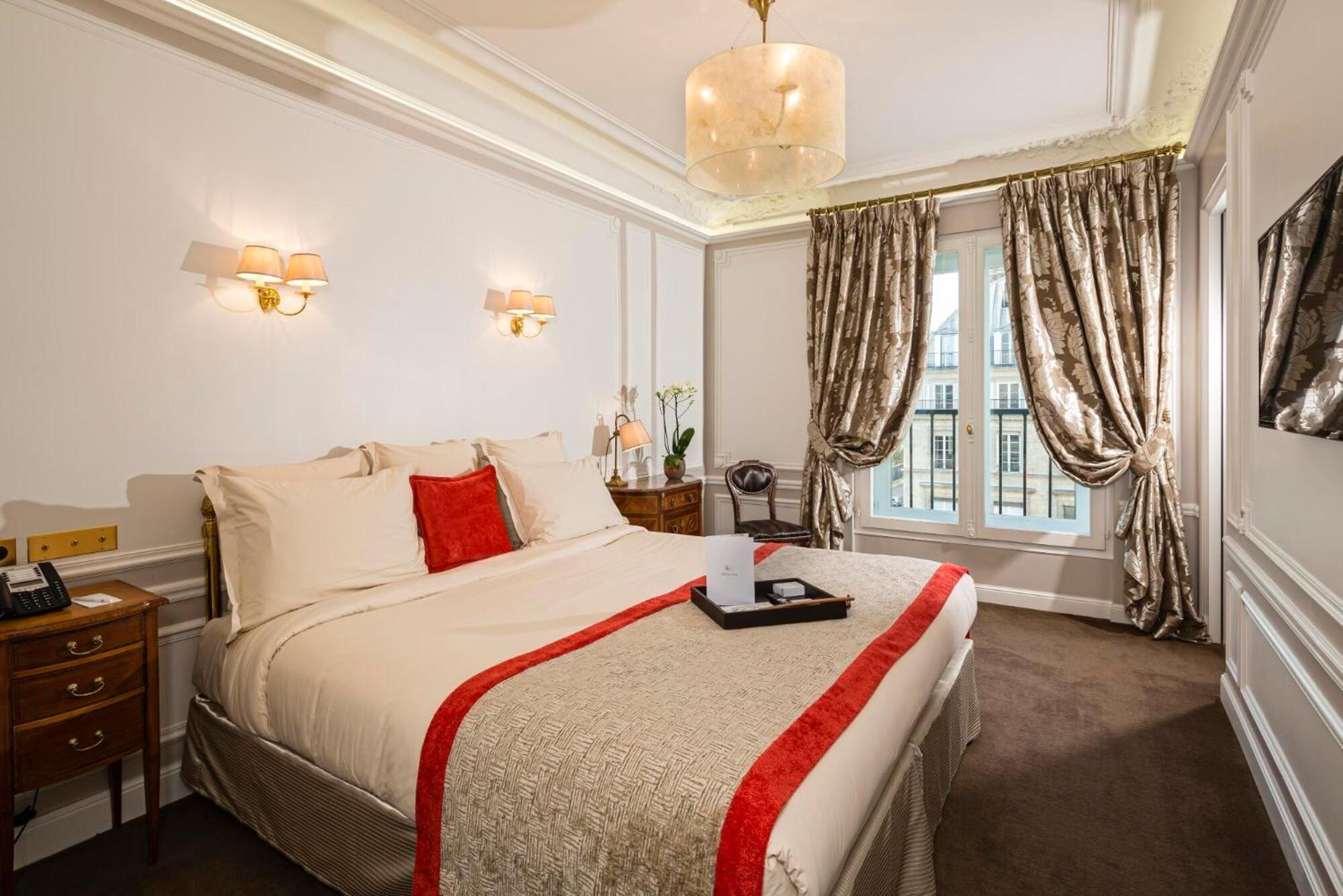 Hotel Regina Louvre Paris