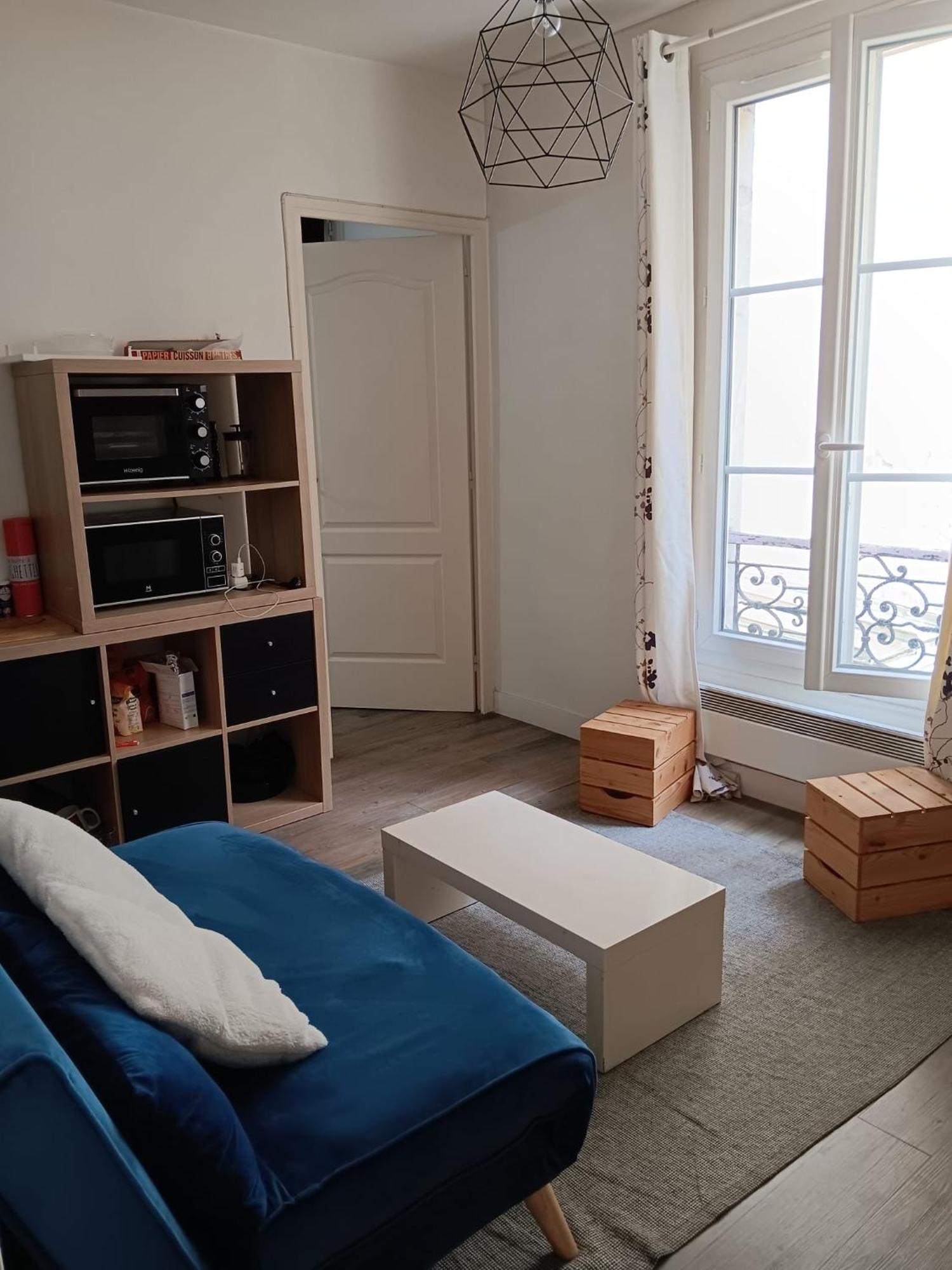 En Plein Coeur Du 10eme Et Proche De Plusieurs Gares Appartamento
