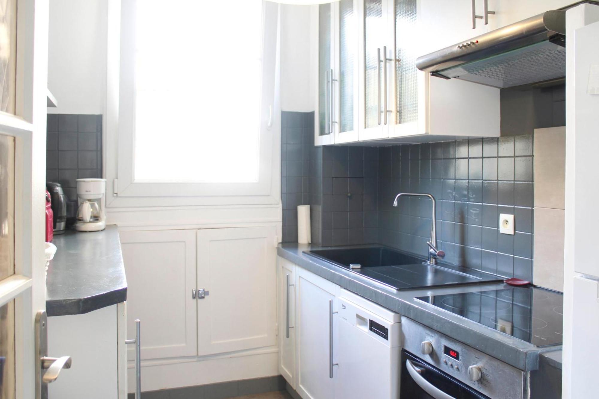 Appartamento Spacious Family Nest Facing Square Des Epinette Parigi
