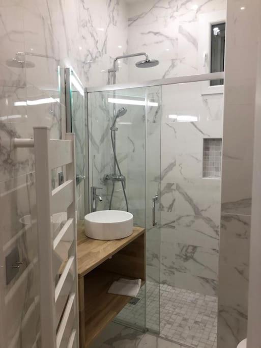 Appartamento Au Coeur Du Marais Parigi