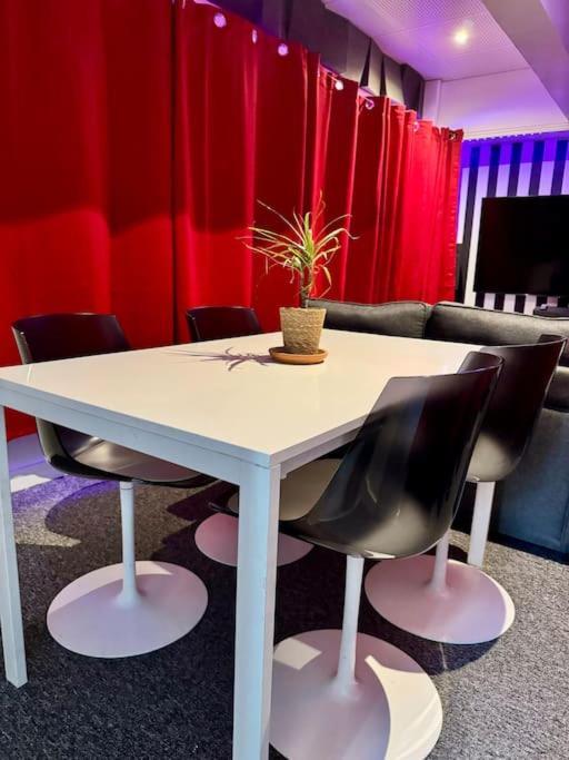 Experience Cinema Immersif Dans Renove Pres De Montmartre Appartamento