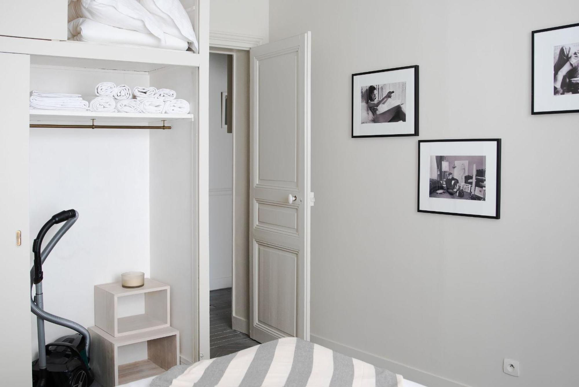 Eiffel Tower & Les Invalides - 1br - Cityapartmentstay Apartment