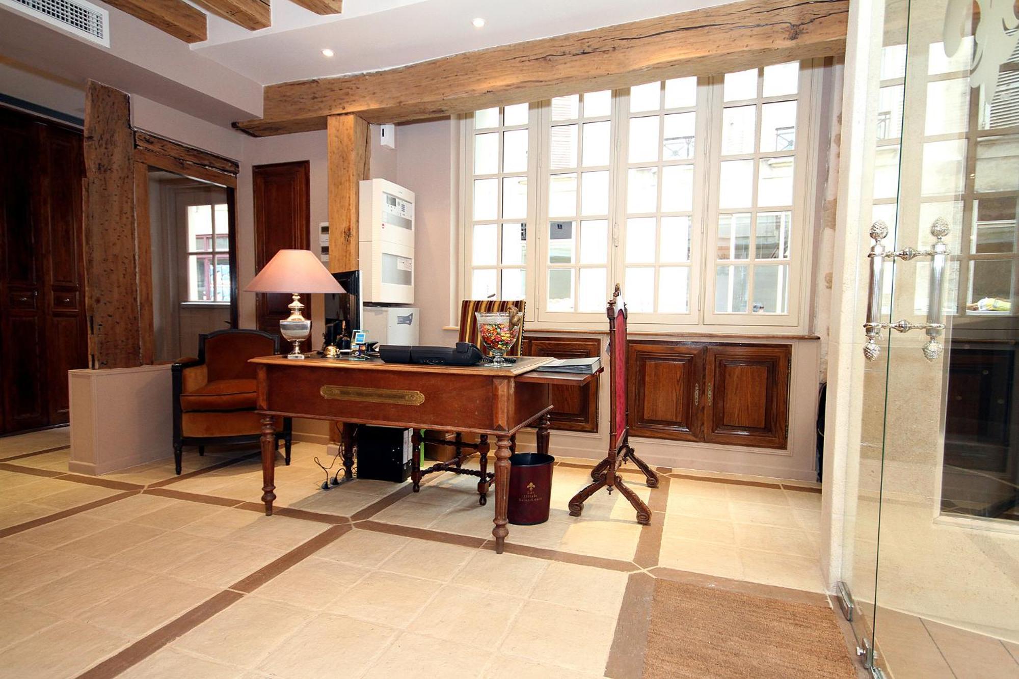 Hotel Saint-louis Marais Paris