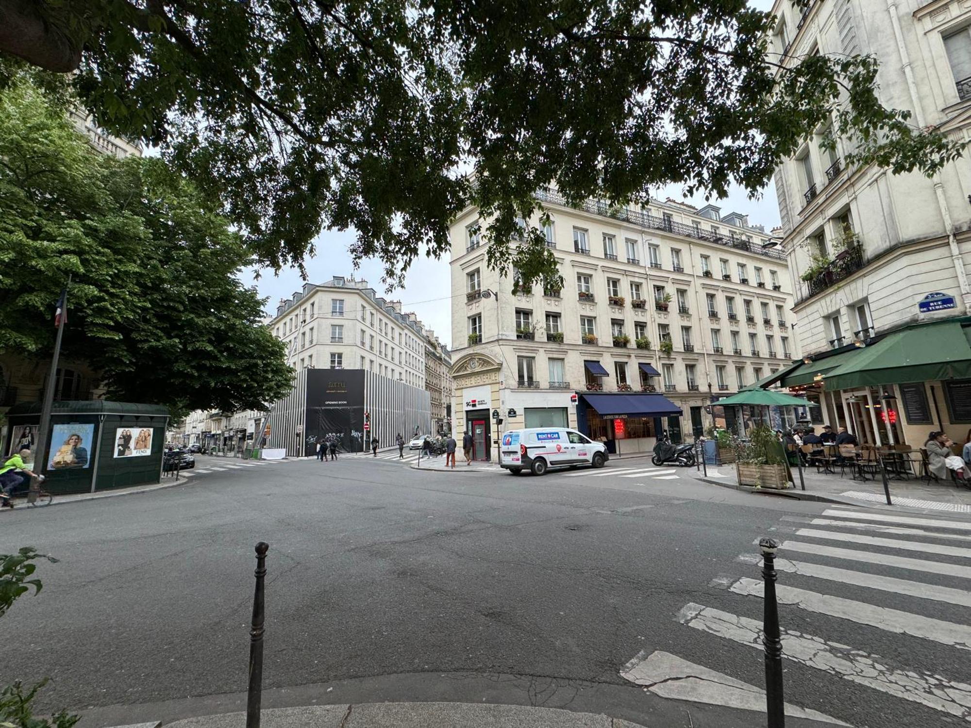 Typique Parisien Au Coeur Du Marais Parigi