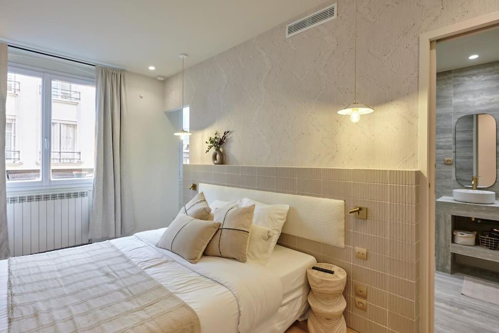 Apartment Center Of Beaubourg By Studioprestige