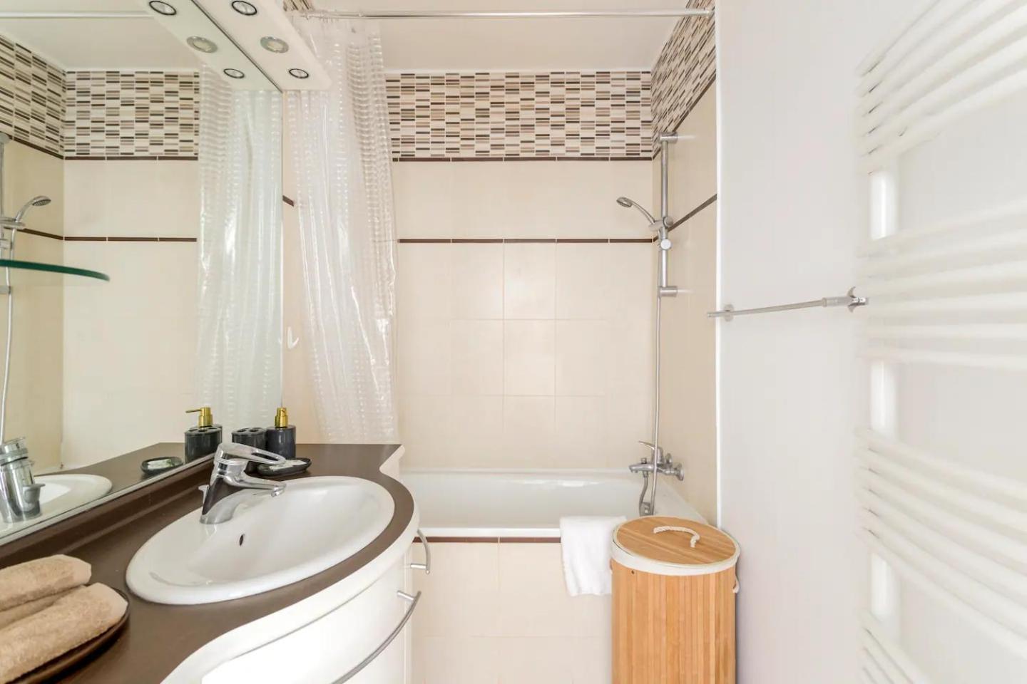 Apartment 8p - 3br Le Marais Spacious - - Historic Paris