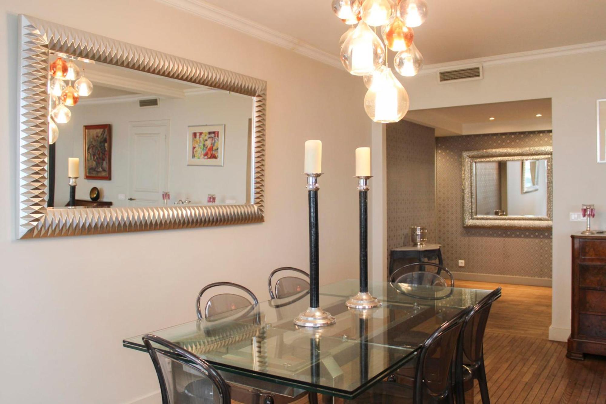 Apartment Bright 2 Steps From The Eiffel Tower