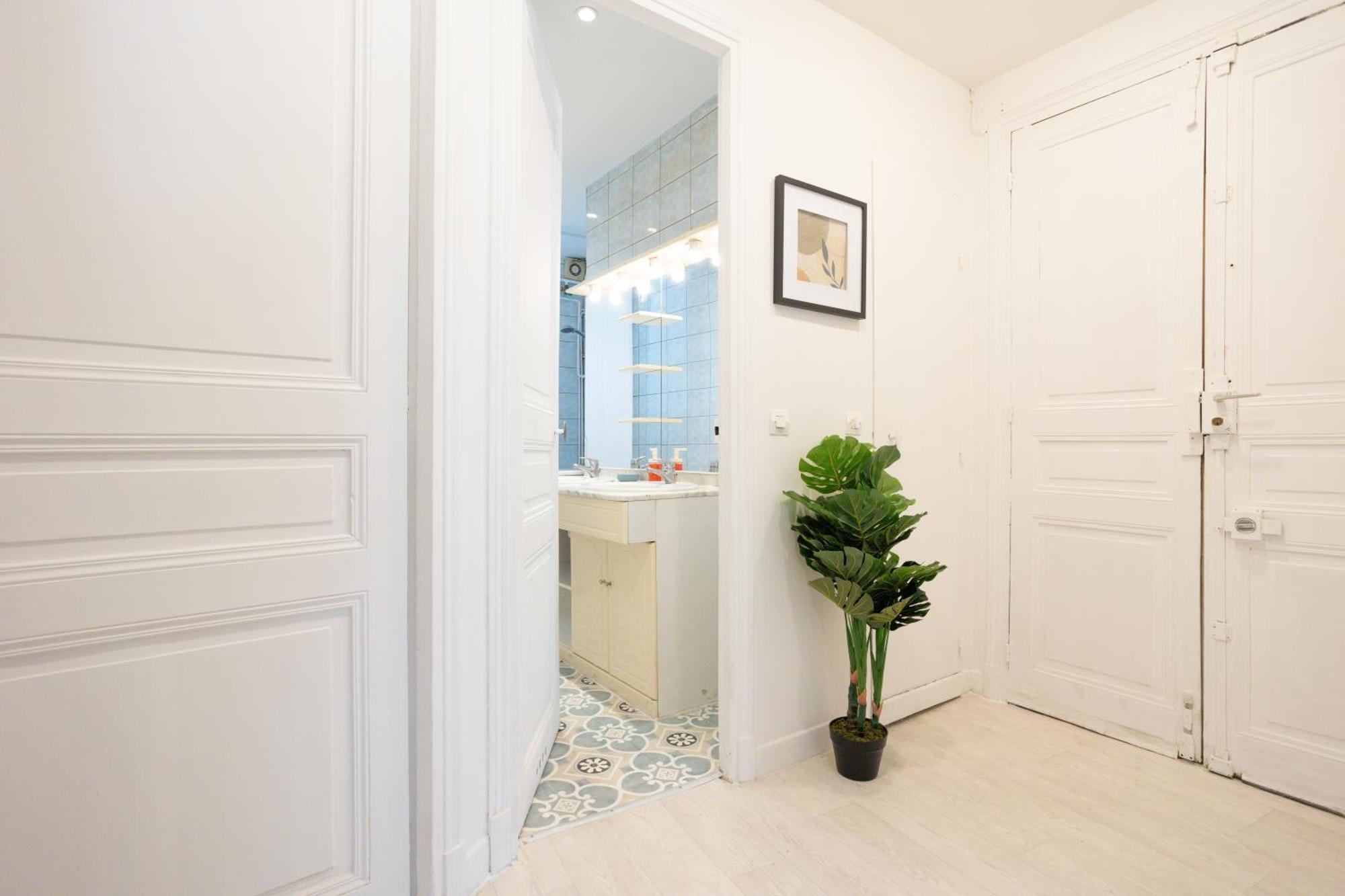 Luxury Parisian Notre Dame Saint Germain Des Pres