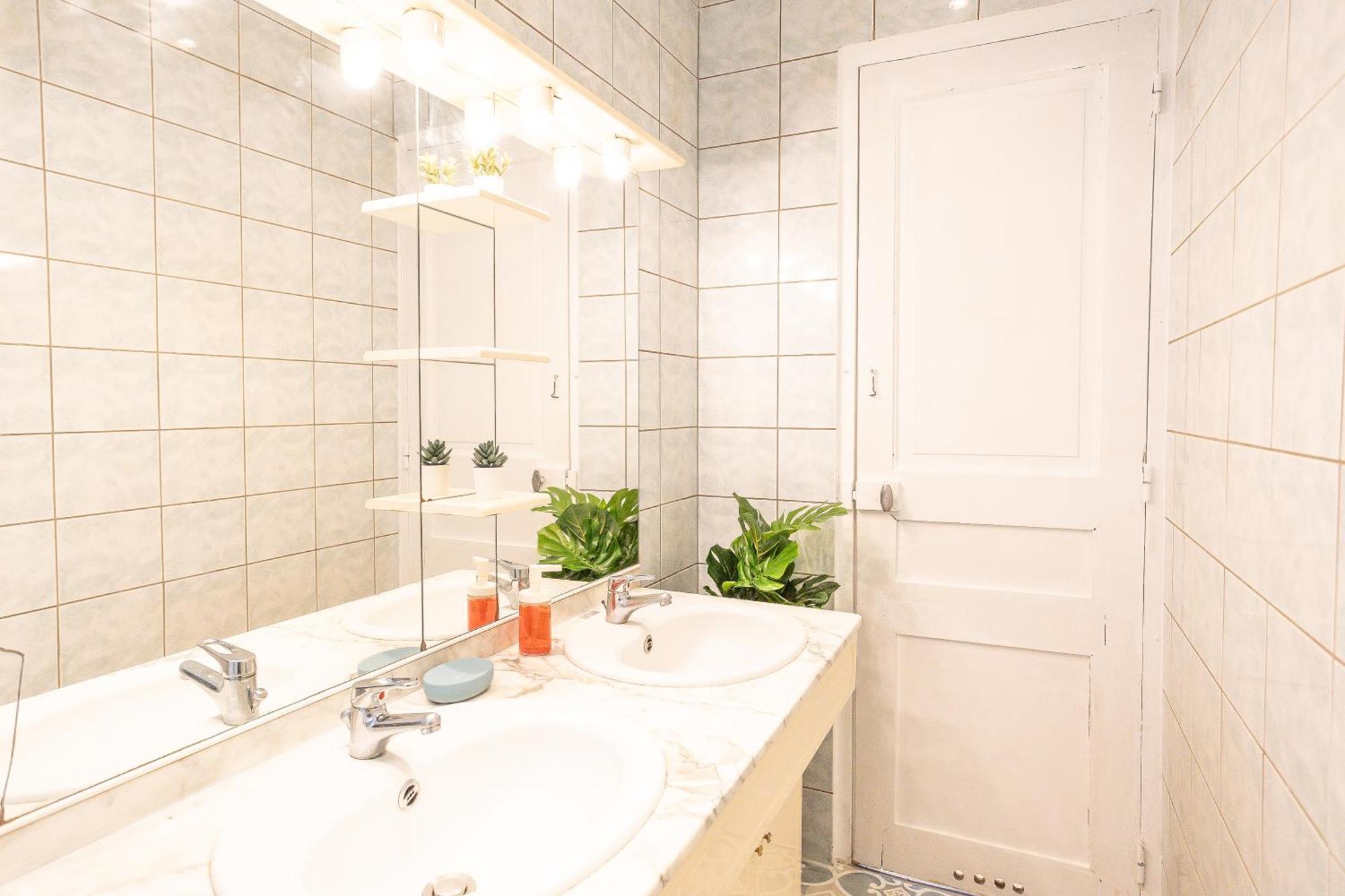 Luxury Parisian Notre Dame Saint Germain Des Pres *