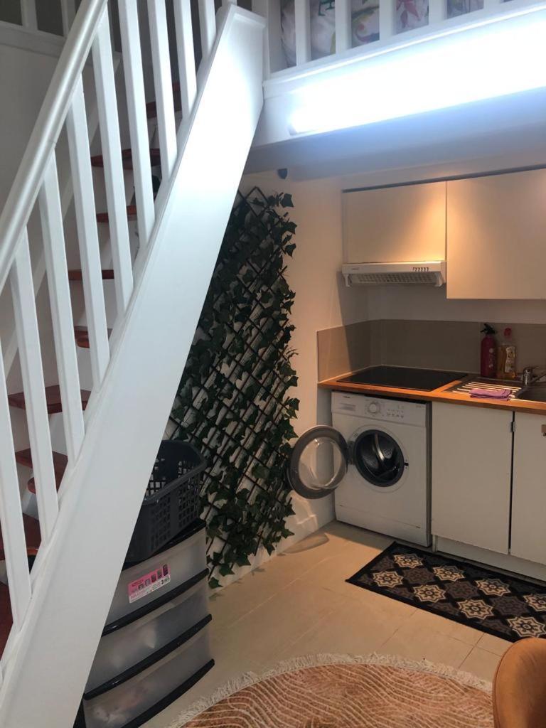 Studyo Cosy 400 Metre Sacre Ceour Apartment