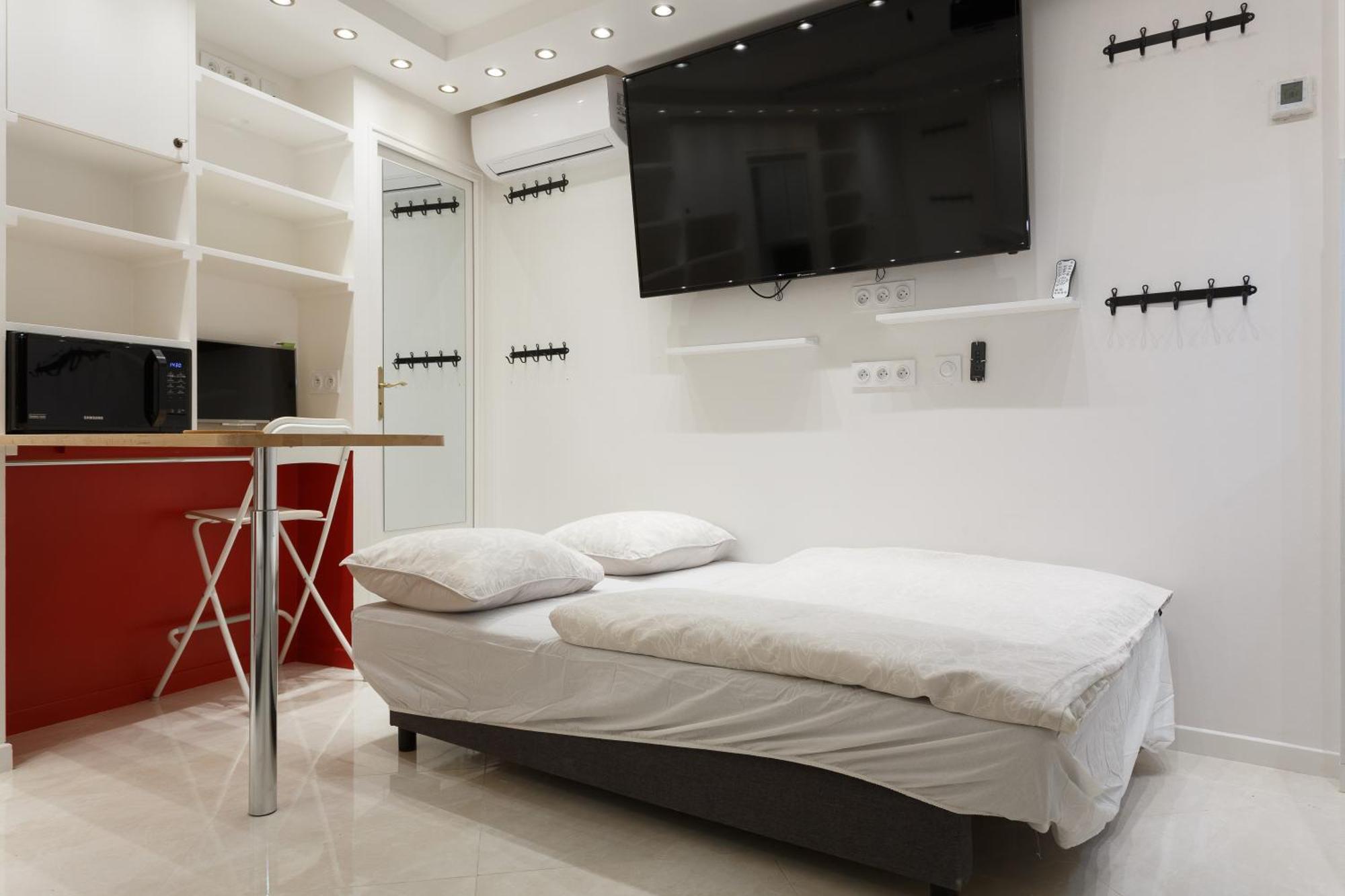 Petits Champs Bed & Breakfast Paris