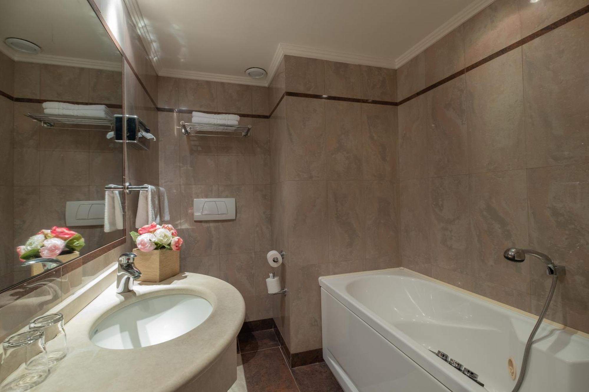 Hotel London 3*