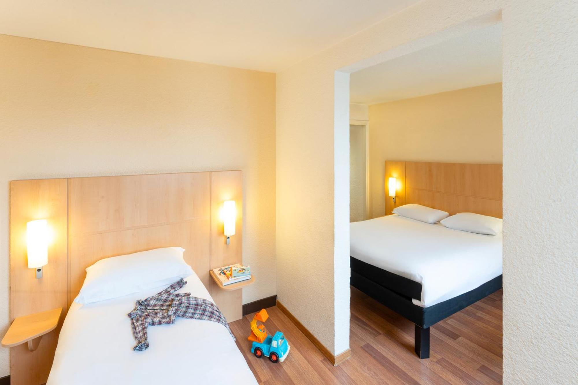 Hotel Ibis 17 Clichy-batignolles 3*