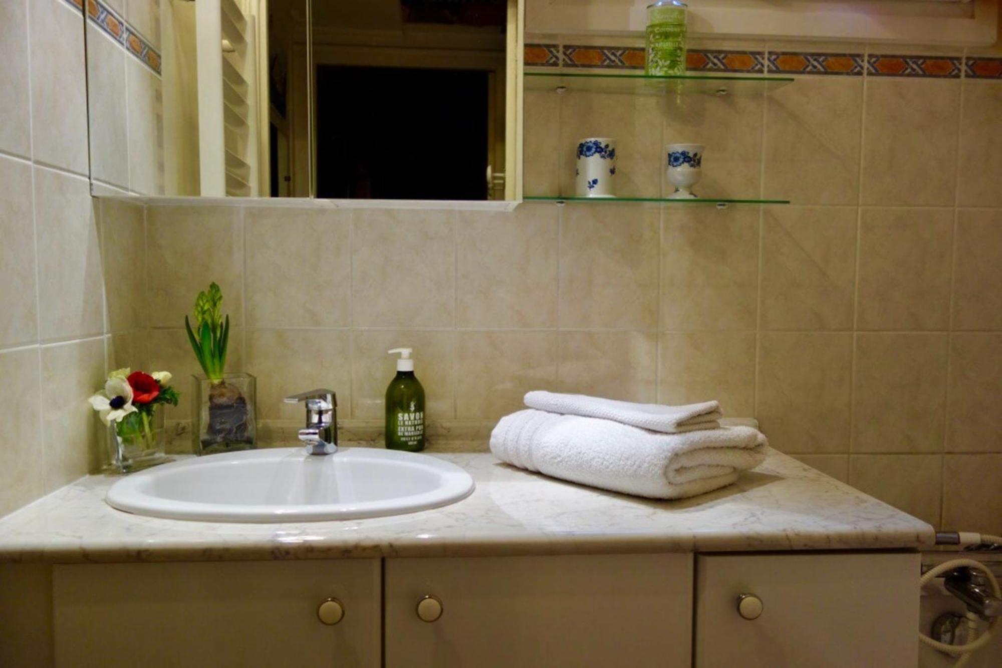 55 M2 Very Quiet Close To The Eiffel Tower * Parigi