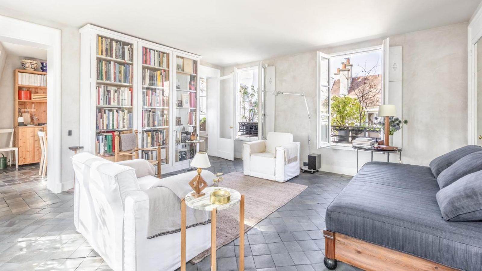 Famous Parisian Designer's Pied-a-terre In Le Marais