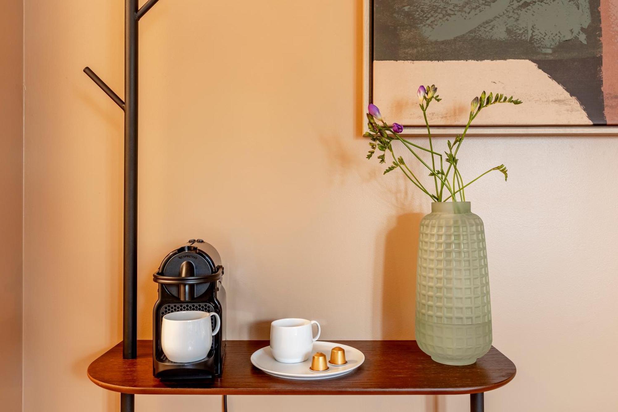 Sweett - Avenue Hoche Paris