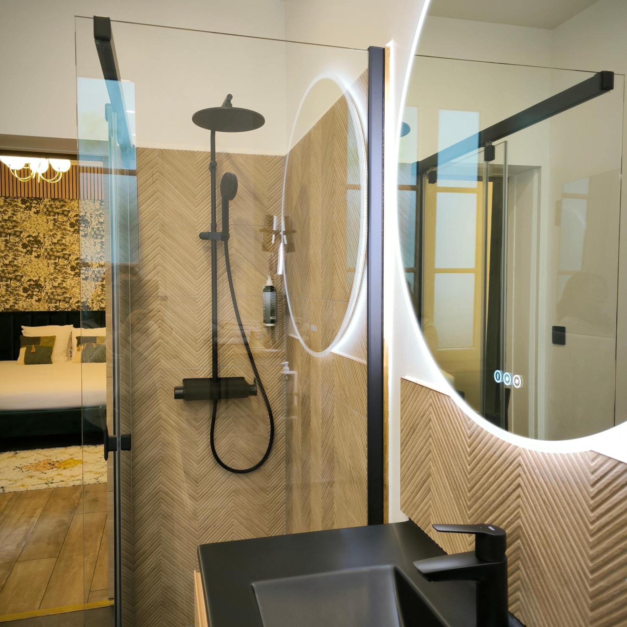 Le Twelve Parigi