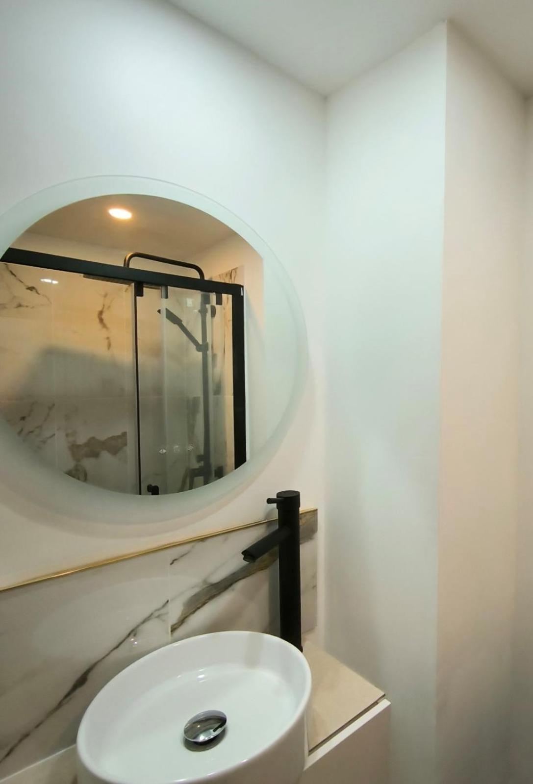 Le Twelve Hotel 3*