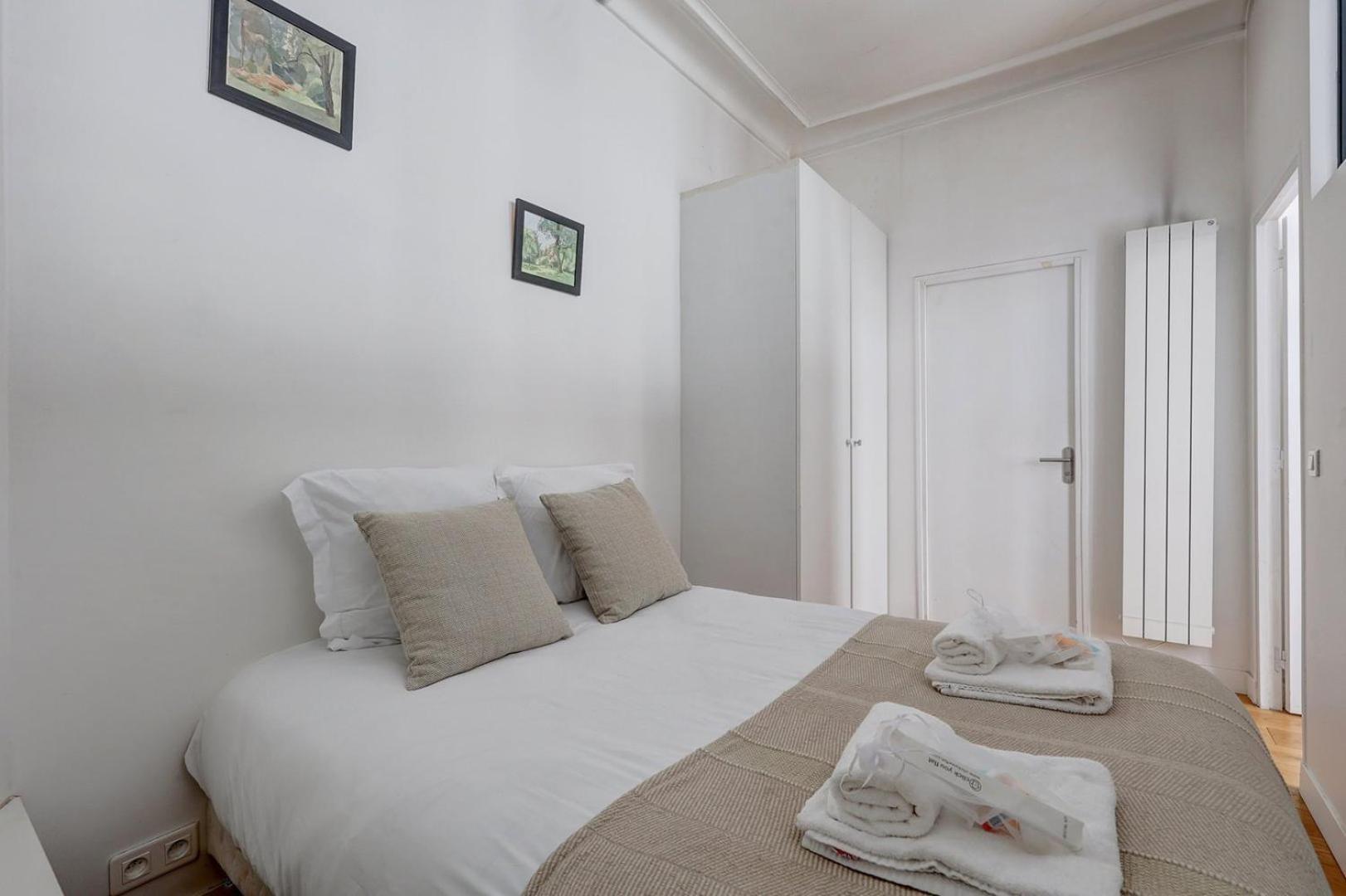 338 Montmartre - Superb In * Parigi