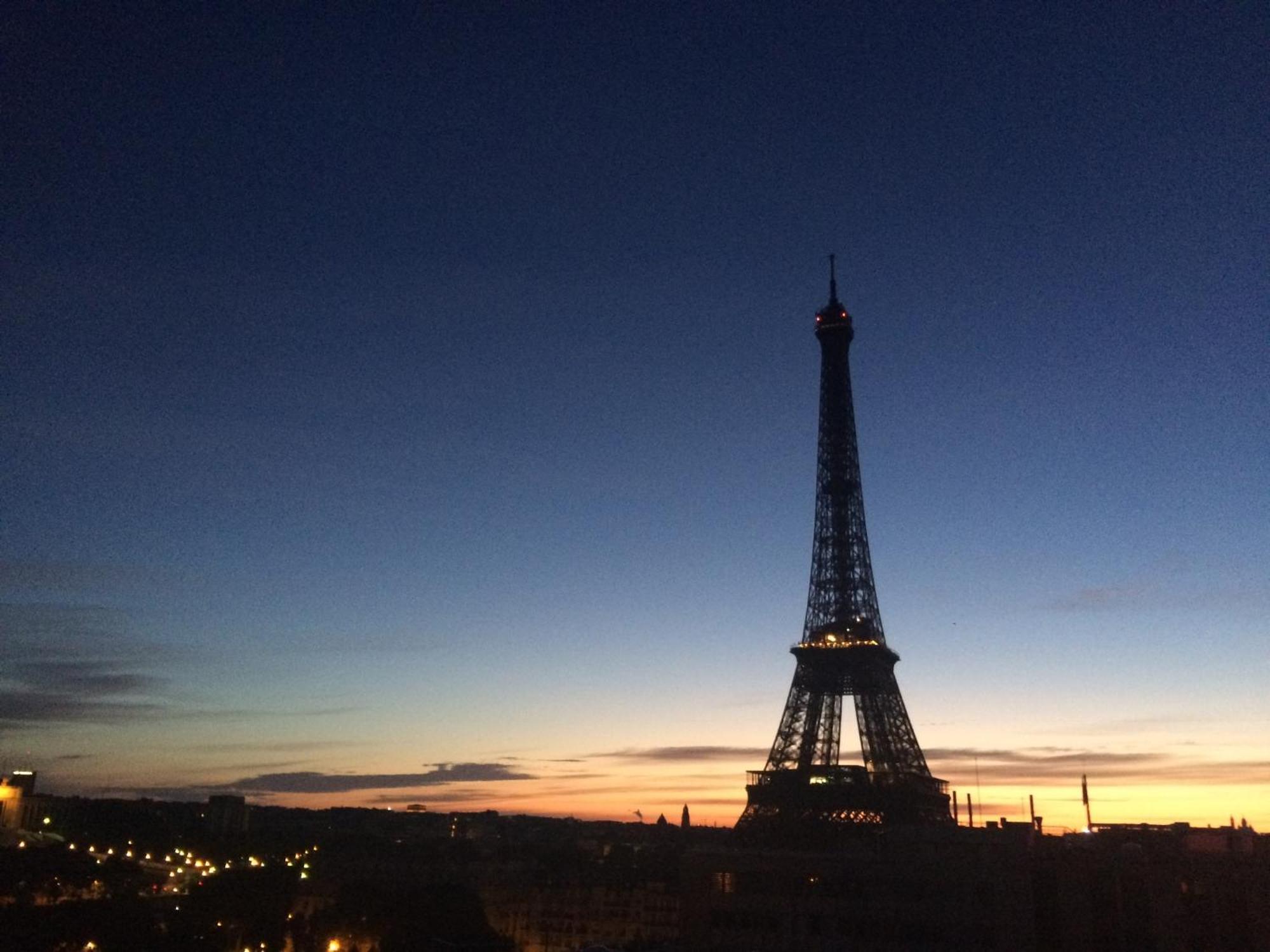 Eiffel Tower Incredible View Appartamento Parigi