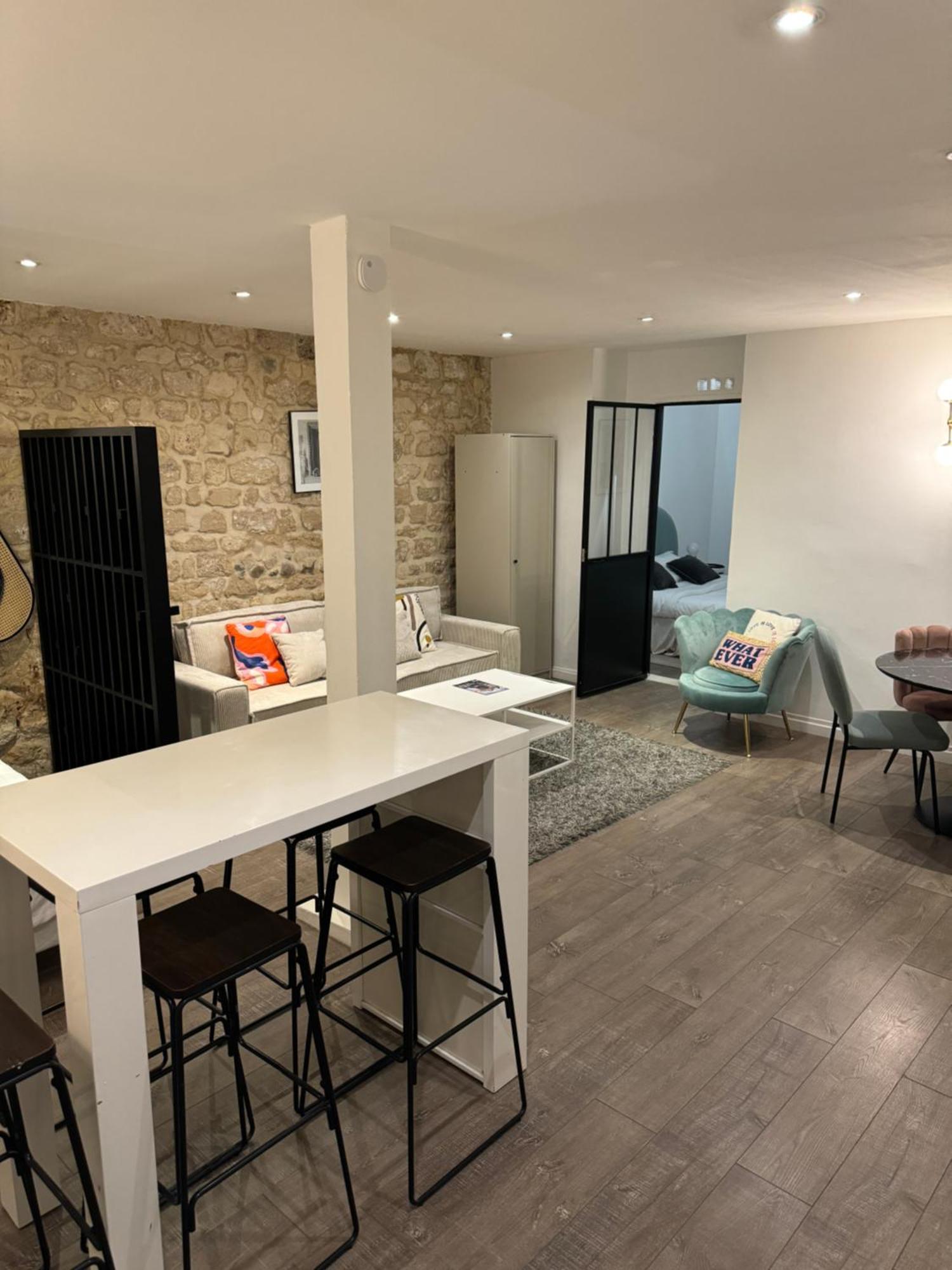 Temple Apartments Paris Apartment