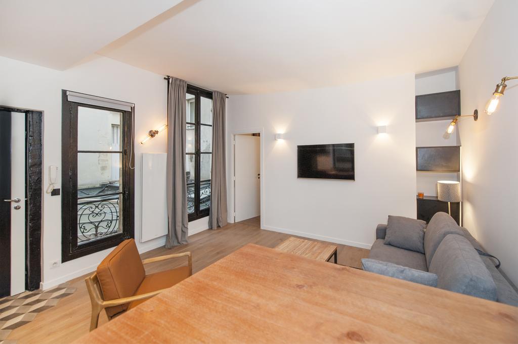Pick A Flat's In Le Marais - Rue Sainte Croix De La Bretonnerie * Parigi