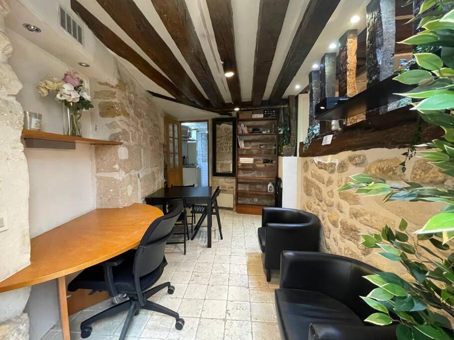 Charming Rue St Andre Des Arts Parigi