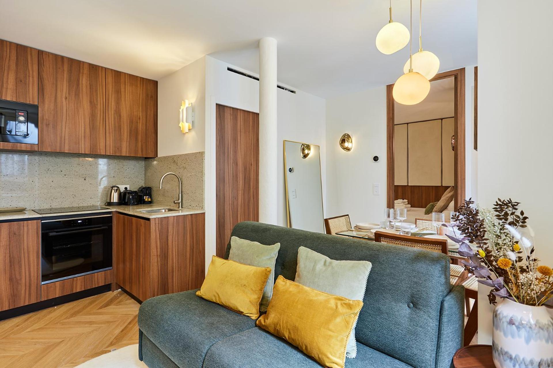 2 Center Of By Prestige Appartamento