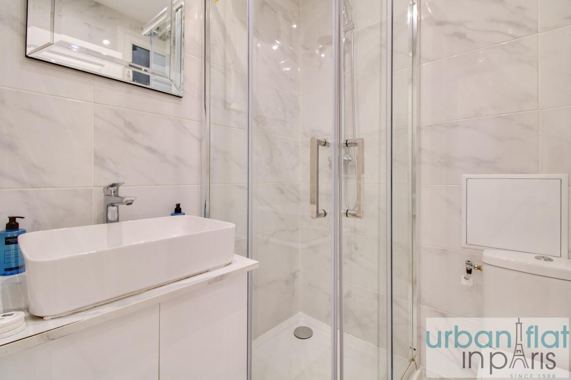 24 - Luxury In Montorgueil