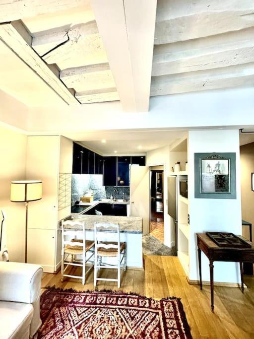Beautiful Flat In Saint-germain *