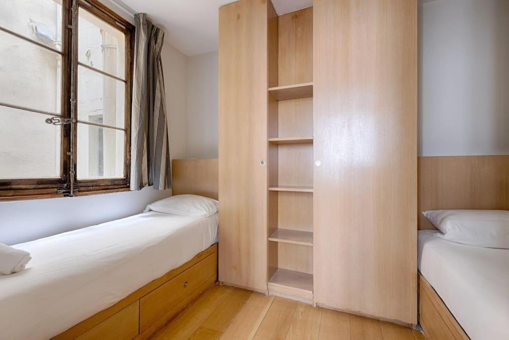 Apartment Luxury Saint Honore Champs Elysees Paris