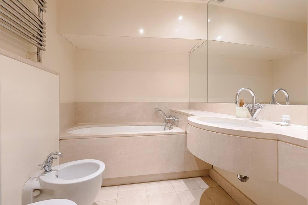 Apartment Luxury Saint Honore Champs Elysees