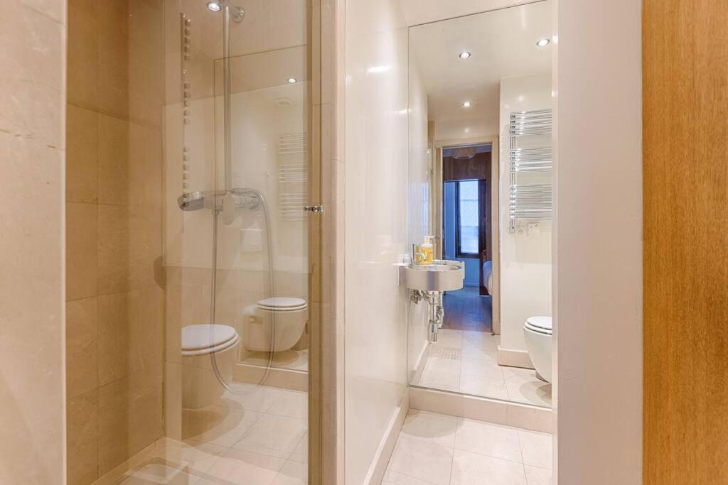Apartment Luxury Saint Honore Champs Elysees Paris