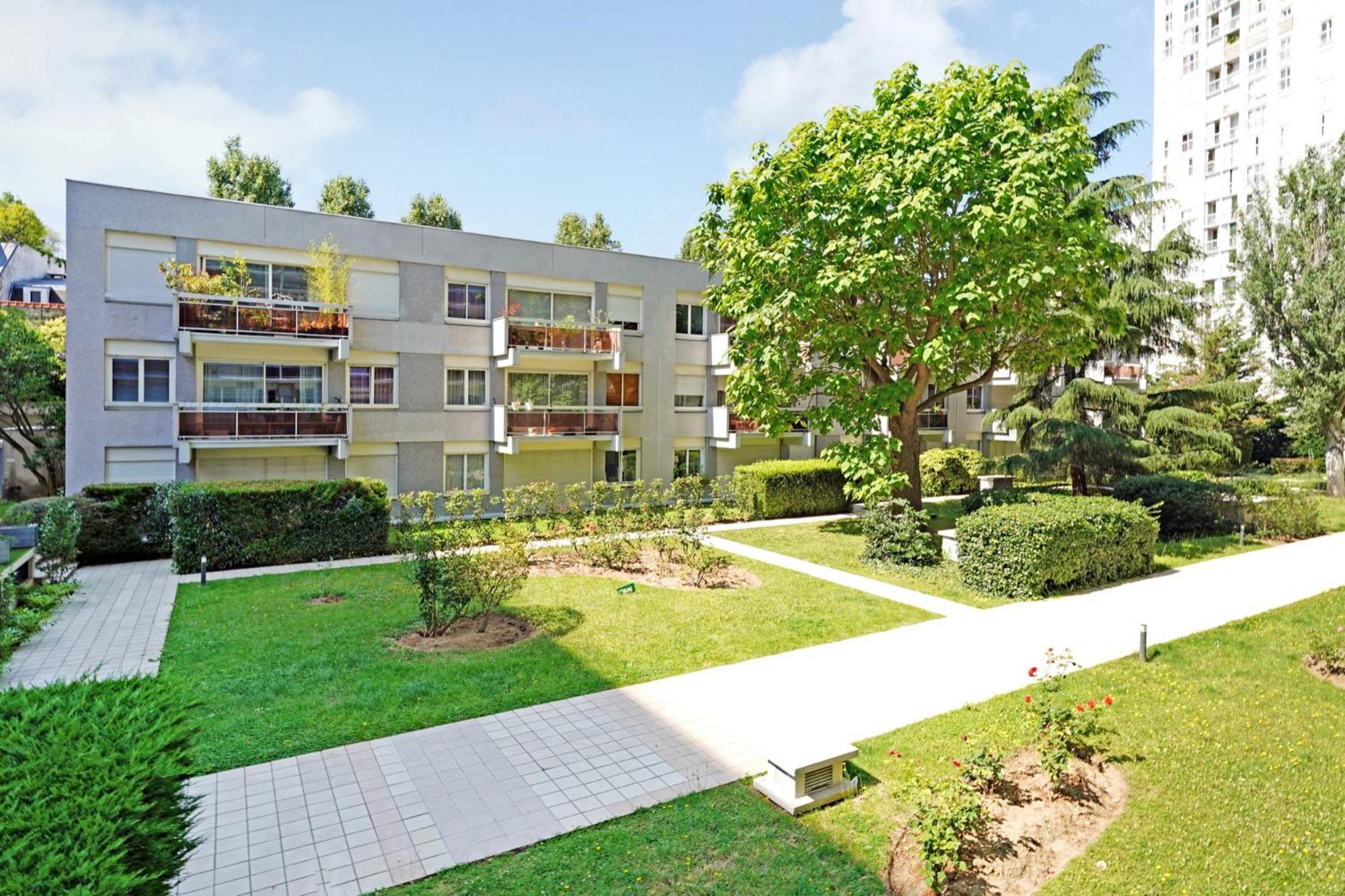 Familial Spacieux 2ch Avec Parking Prive Sup Appartamento Parigi