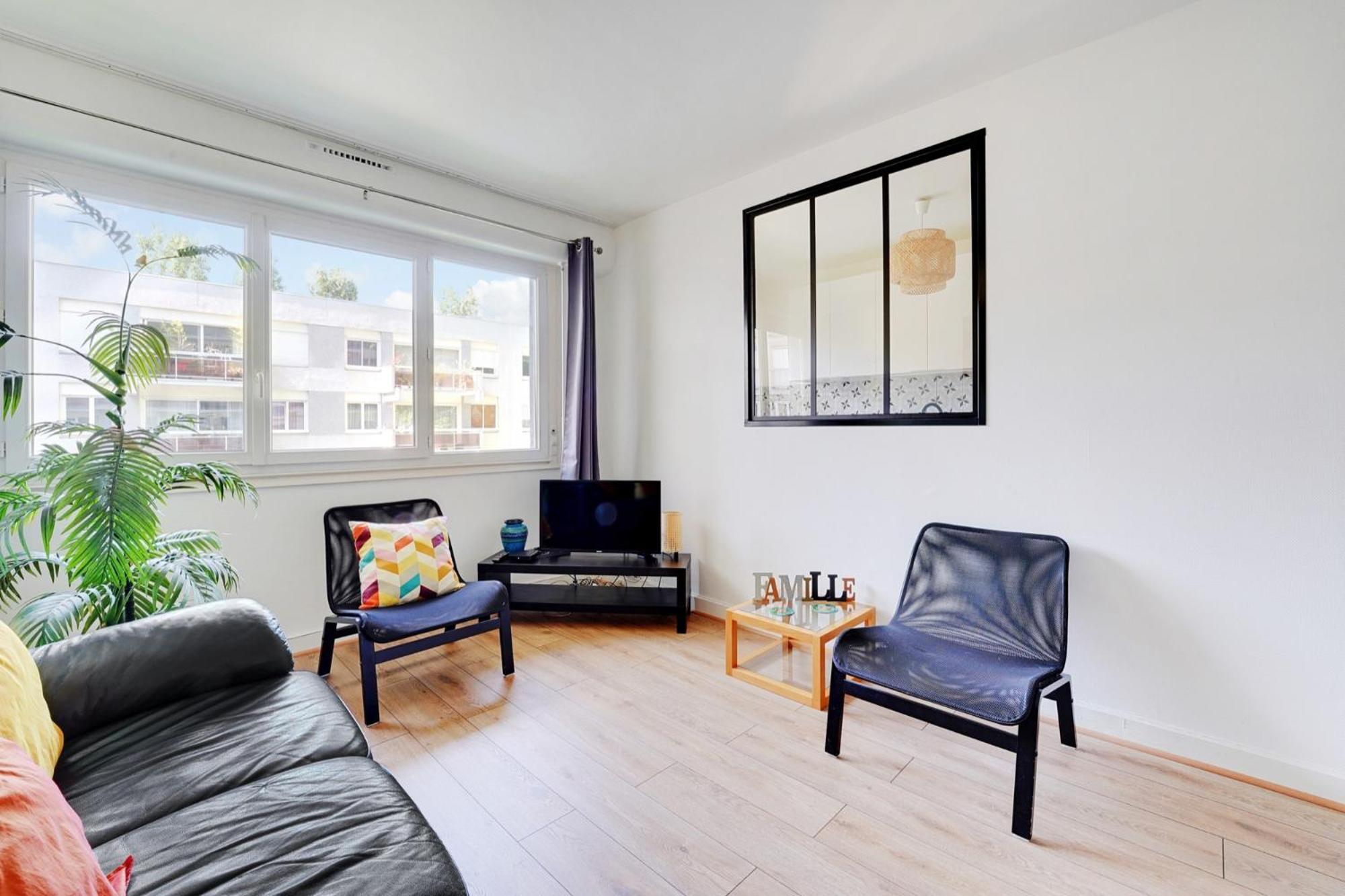 Familial Spacieux 2ch Avec Parking Prive Sup Appartamento Parigi