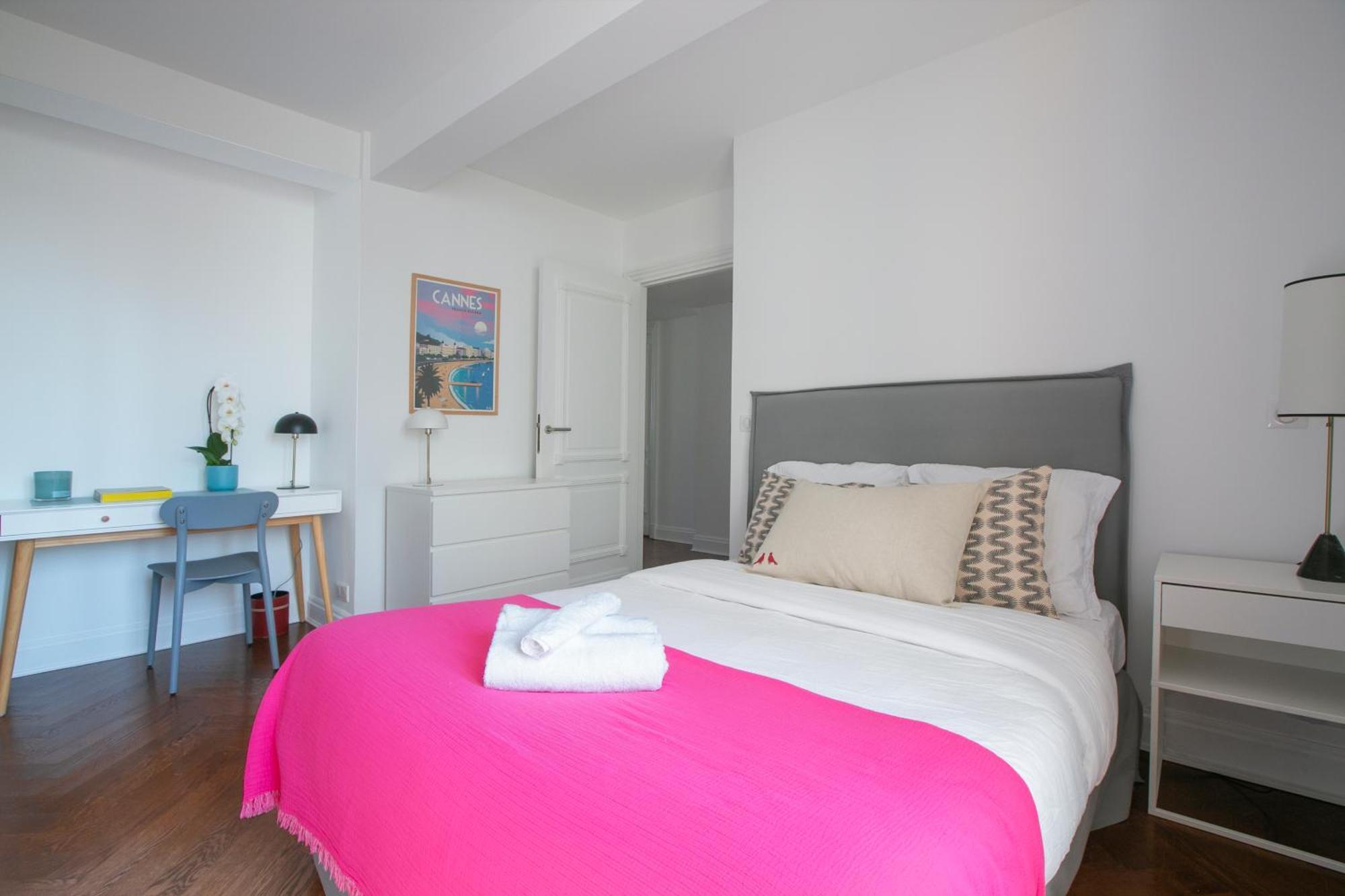 Magnificient 2 Bedrooms With Terrace Next To Champs-elysees - Pc62b Appartamento