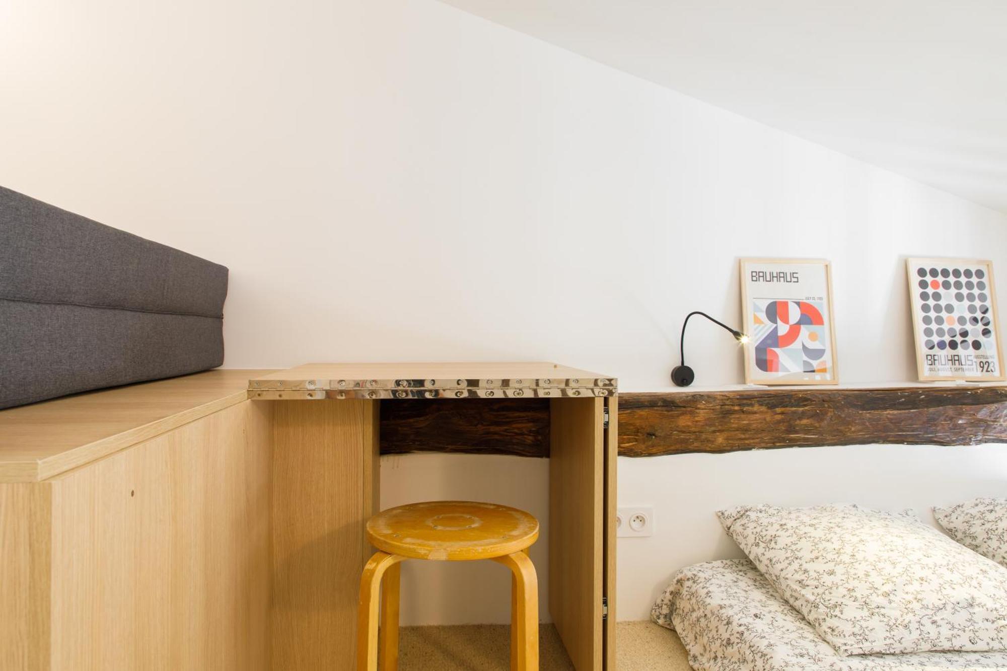 Pleasant 1bd Duplex For 4 Batignolles