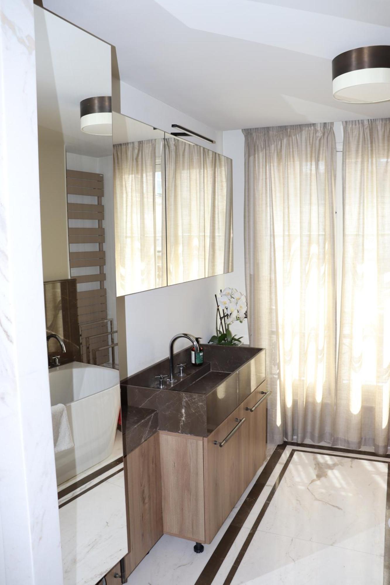Luxueux Avec Balcon, Champs Elysees Paris