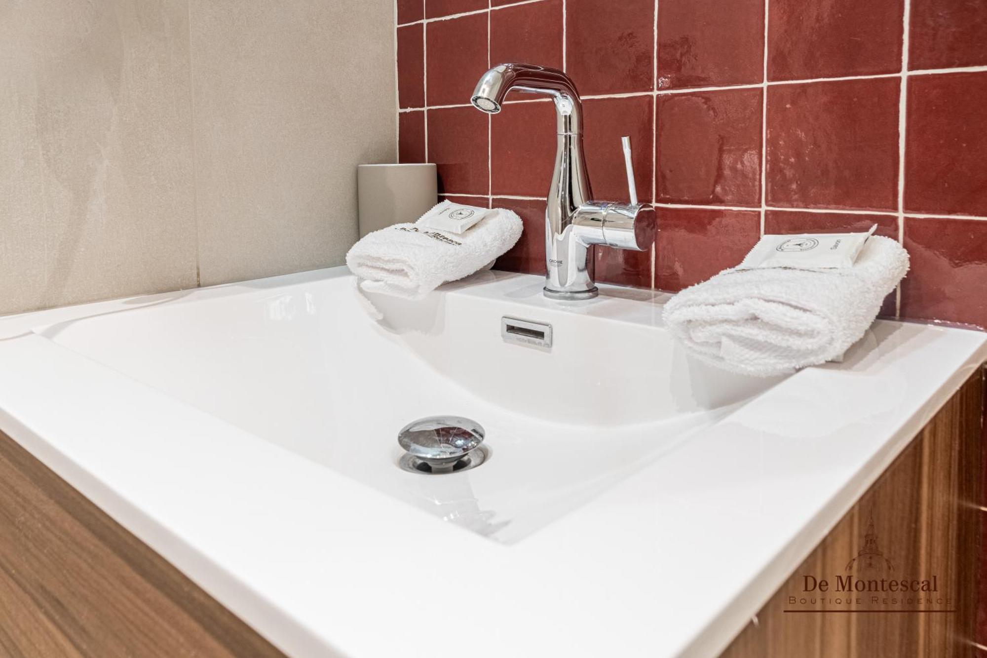 De Montescal Montparnasse Ac In A Prime Location 22 -36m2 Appartamento