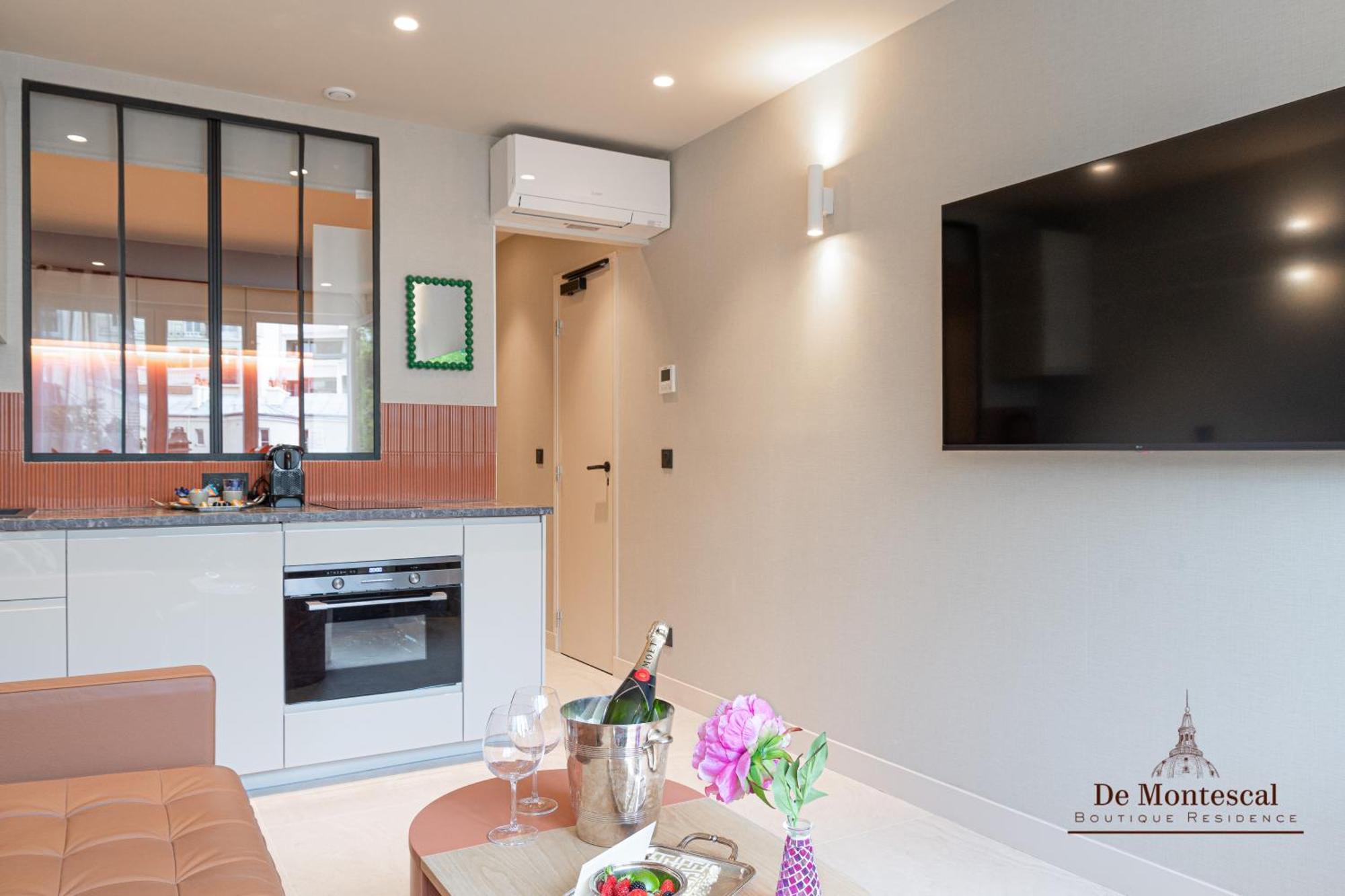 De Montescal Montparnasse Ac In A Prime Location 22 -36m2 *