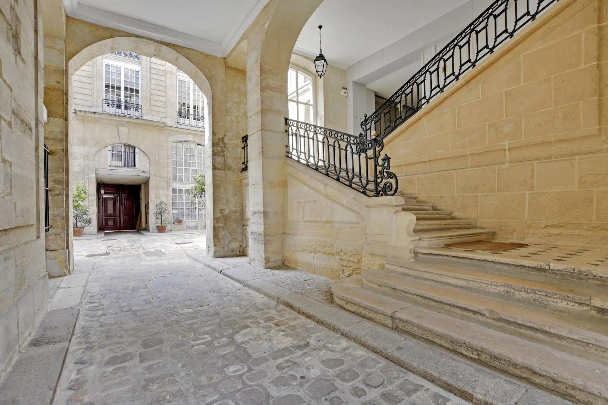 Pick A Flat's Apartements With Services In Louvre - Rue Des Halles Apartment