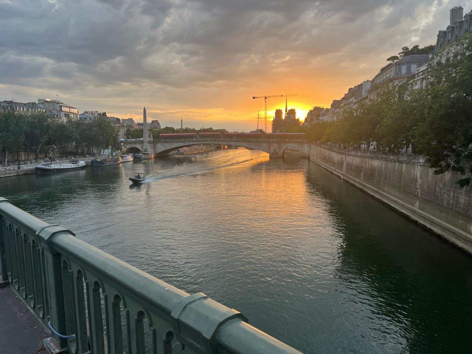 Affittacamere Large Parisian Duplex Parigi