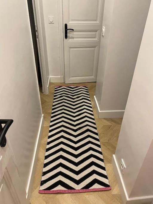 Renovated 16th Flat Parigi